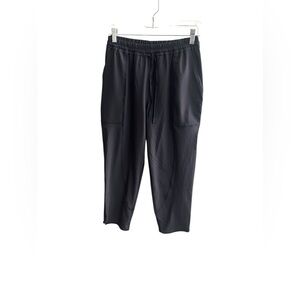 Lululemon 6 black Final Play crop pants